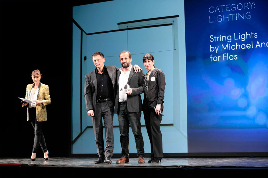 Sylvie de Chiree, editor in chief at ELLE decoration France, presents Michael Anastassiades, designer, with Piero gandni for Flos © Stefano Pavesi - Fabio Iona